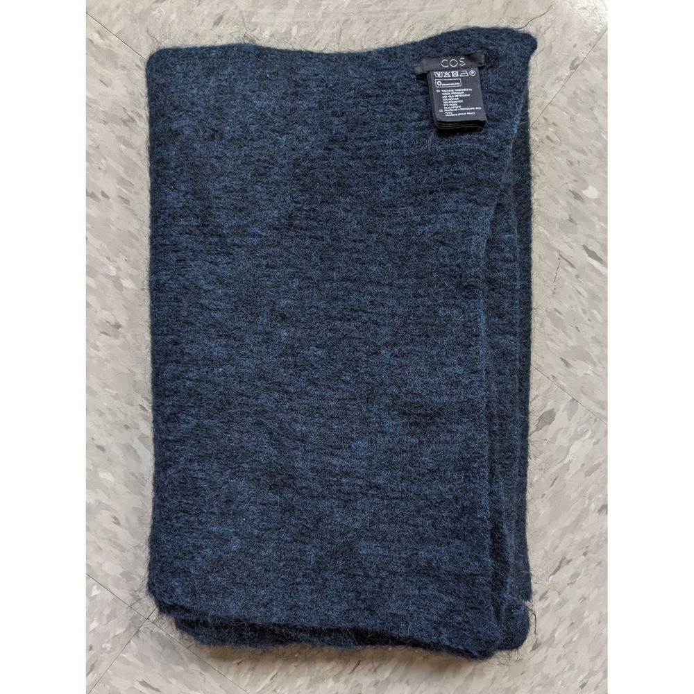COS Womens Navy Blue Mohair Wool Blend Oversized Blanket Scarf Knit Fuzzy Wrap